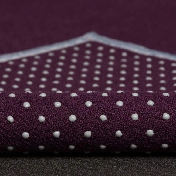Manduka YOGITOES® YOGA MAT TOWEL - Picture 2 of 8
